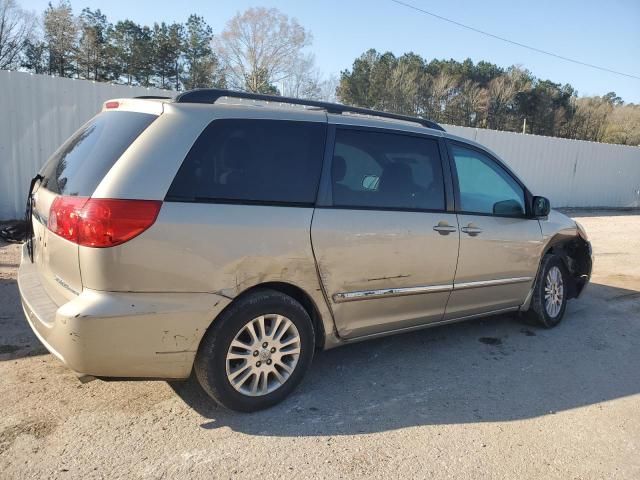 2010 Toyota Sienna XLE