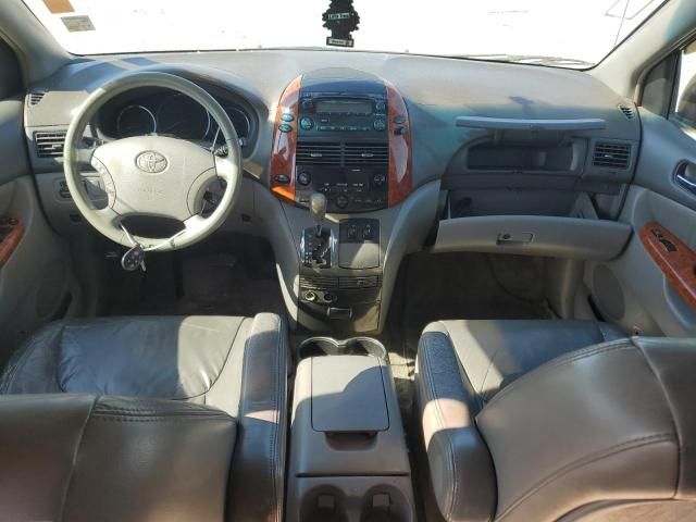 2010 Toyota Sienna XLE