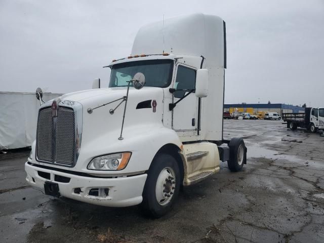 2010 Kenworth Construction T660