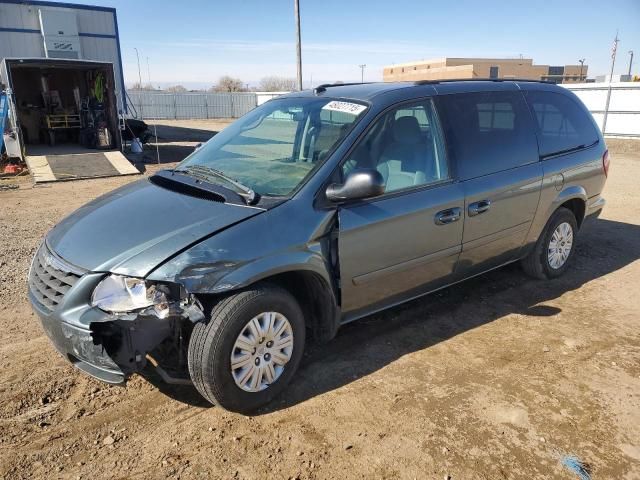 2005 Chrysler Town & Country LX