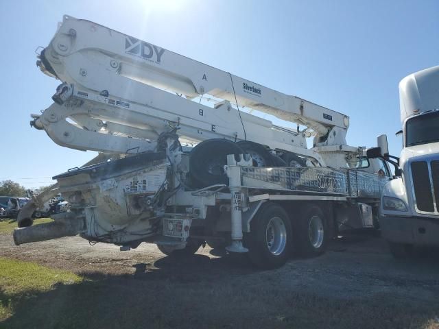 2020 Freightliner 108SD