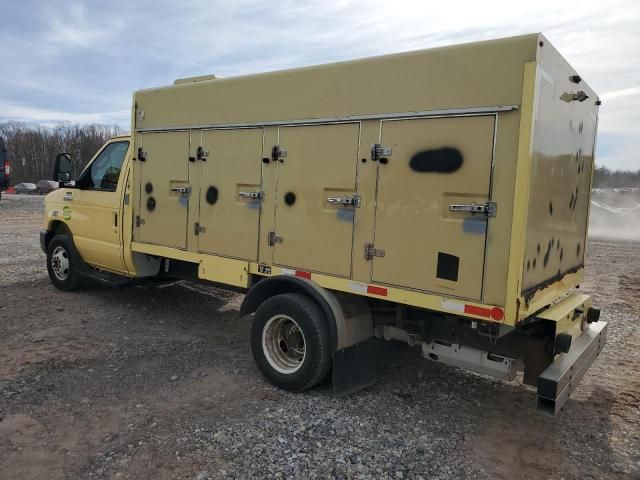 2019 Ford Econoline E450 Super Duty Cutaway Van