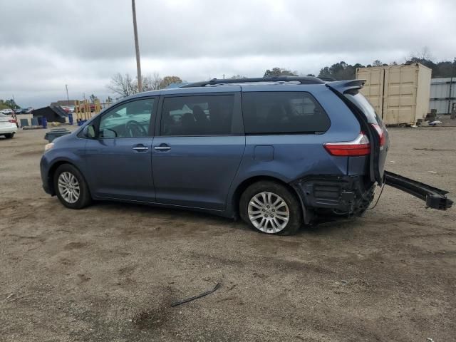 2016 Toyota Sienna XLE