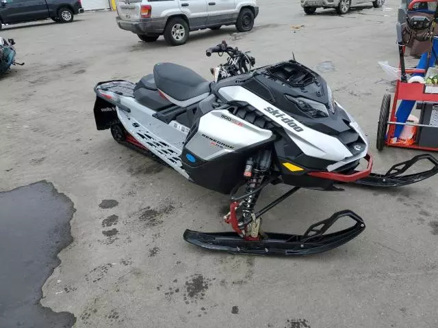 2024 Skidoo 2024 Skidoo Renegade