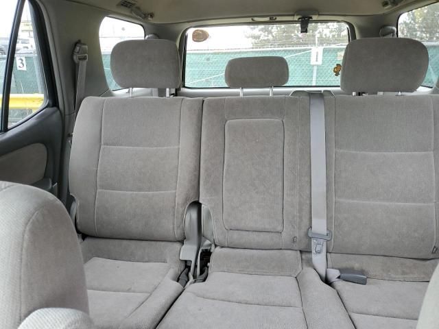 2004 Toyota Sequoia SR5