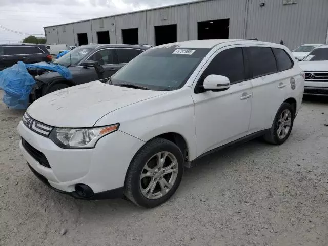 2014 Mitsubishi Outlander SE