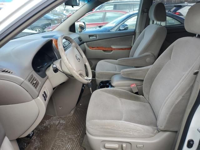 2008 Toyota Sienna XLE