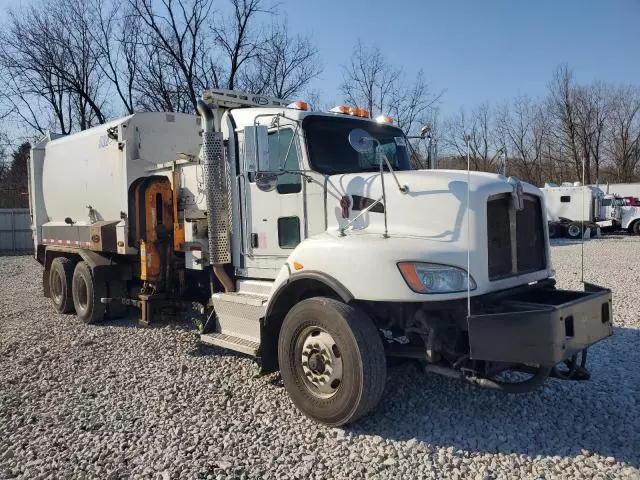 2013 Kenworth T400 Refuse Truck