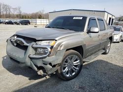 Carros salvage sin ofertas aún a la venta en subasta: 2002 Chevrolet Avalanche C1500