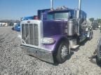 2013 Peterbilt 389 Semi Truck