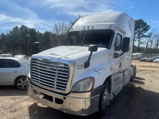 2016 Freightliner Cascadia 125