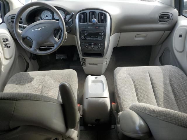 2005 Chrysler Town & Country Touring