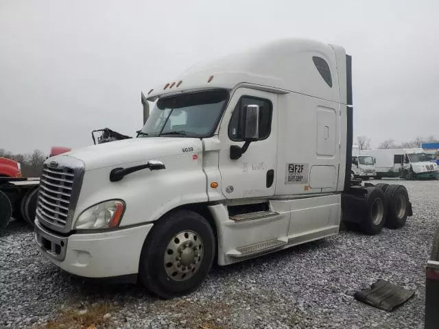 2015 Freightliner Cascadia 125