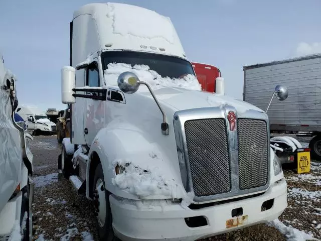 2014 Kenworth Construction T680