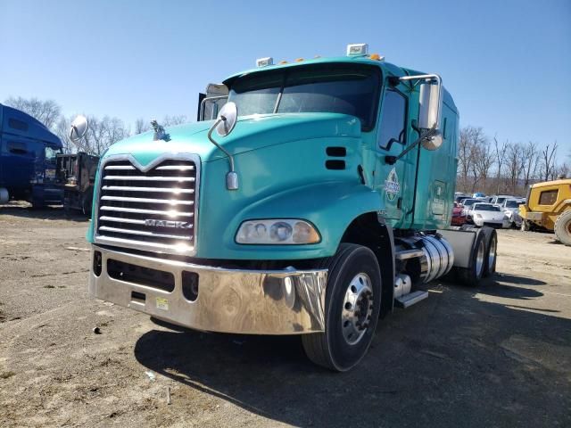 2013 Mack 600 CXU600