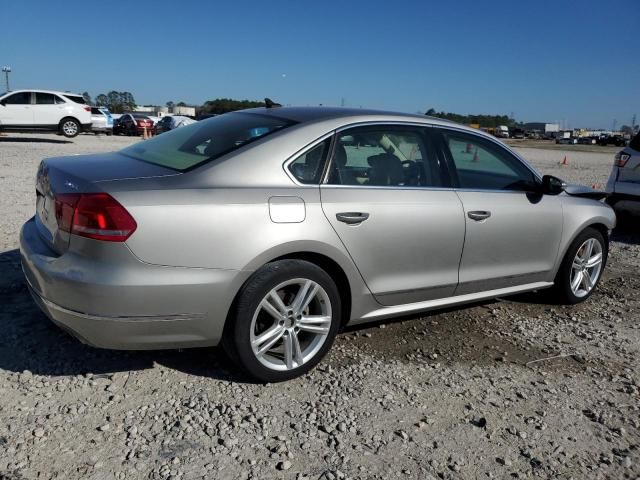 2012 Volkswagen Passat SEL