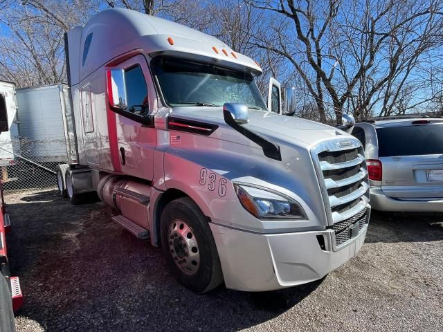 2019 Freightliner Cascadia 126