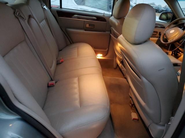 2004 Lincoln Town Car Executive