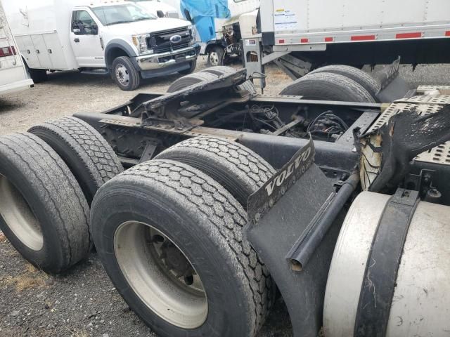 2015 Volvo VNL Semi Truck