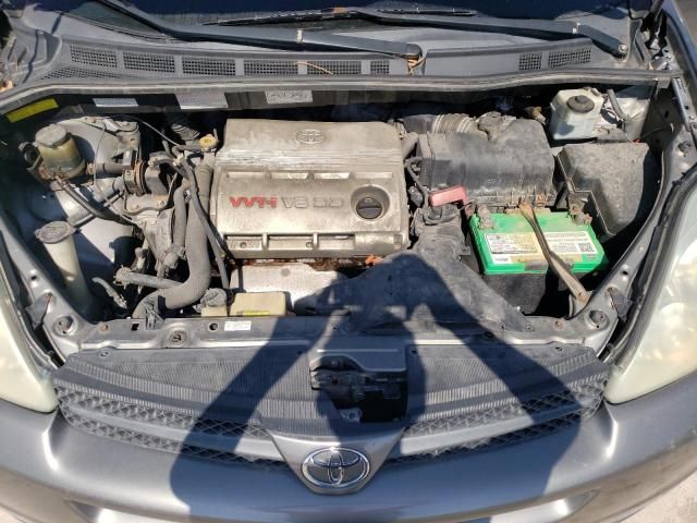 2005 Toyota Sienna XLE