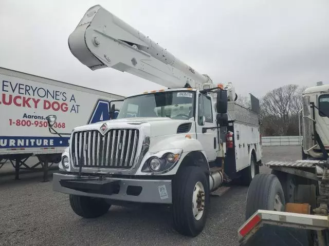 2014 International 7400 Bucket Truck