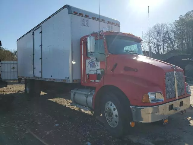 2005 Kenworth Construction T300