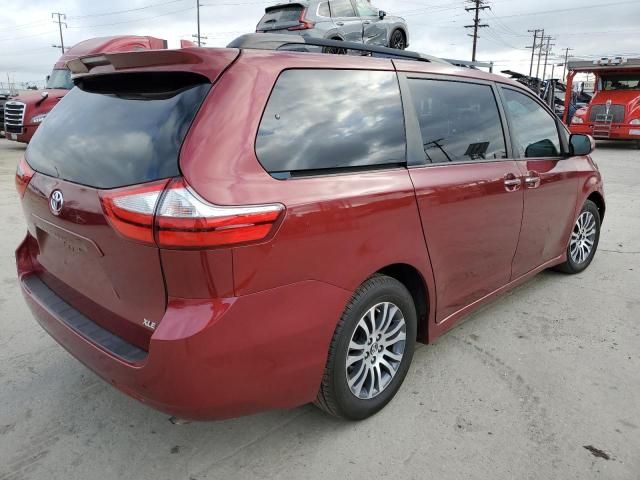 2018 Toyota Sienna XLE