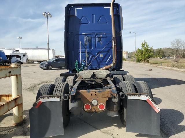 2014 Freightliner Cascadia 125