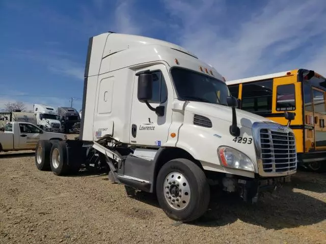 2018 Freightliner Cascadia 113