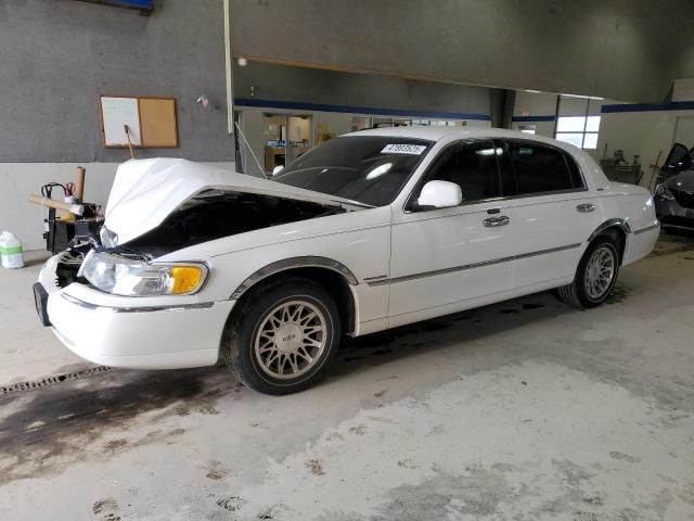 2002 Lincoln Town Car Executive