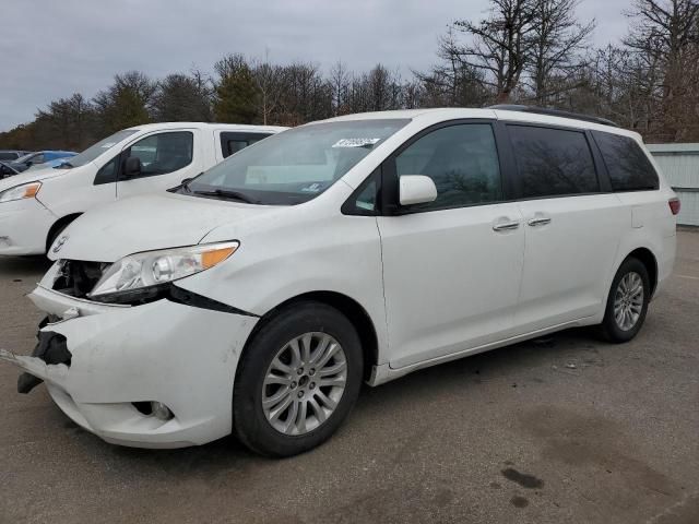 2017 Toyota Sienna XLE