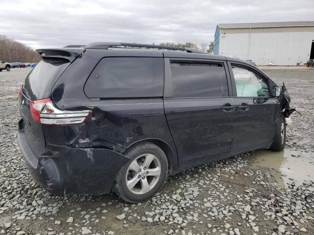 2015 Toyota Sienna LE