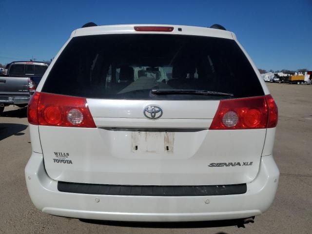 2010 Toyota Sienna XLE