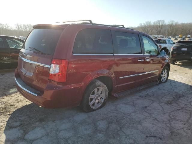 2012 Chrysler Town & Country Touring L