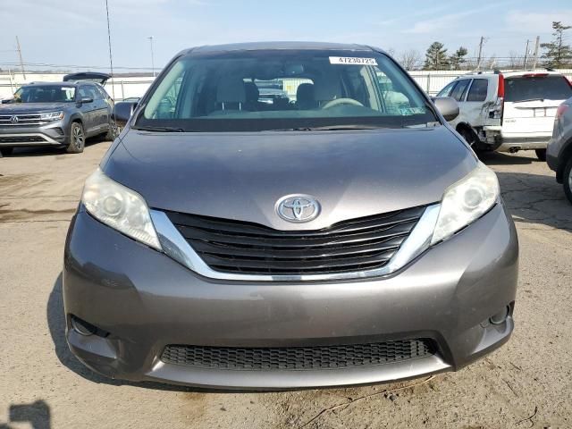 2014 Toyota Sienna LE