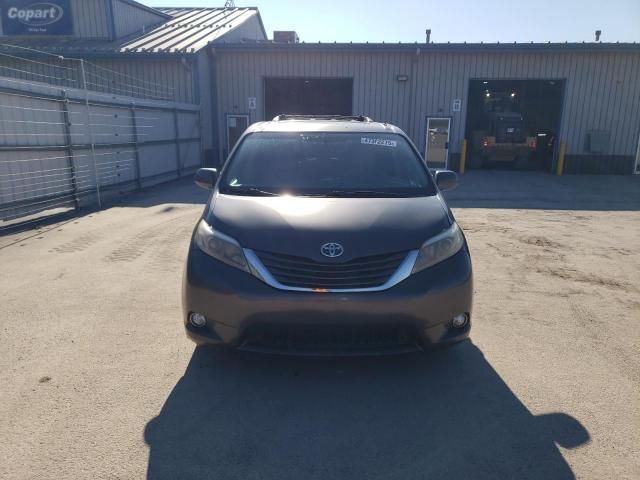 2016 Toyota Sienna XLE