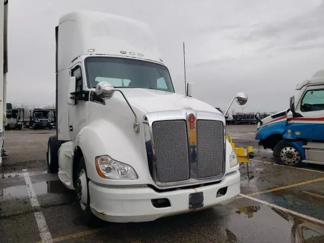 2014 Kenworth Construction T680