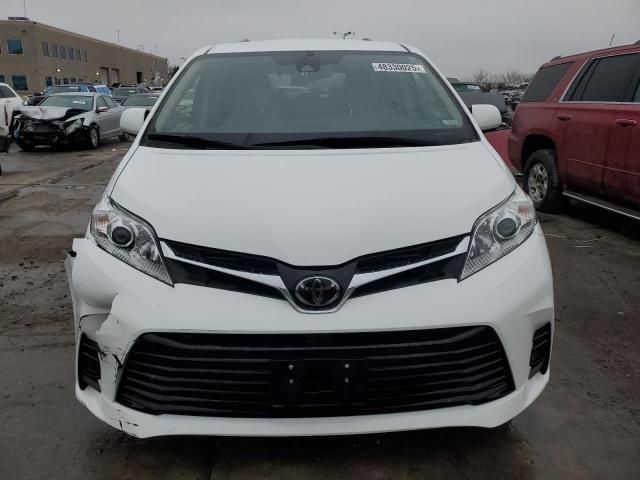 2018 Toyota Sienna LE