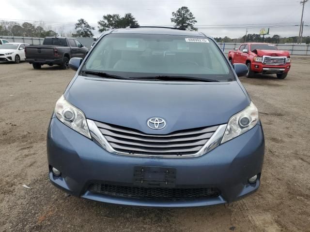 2016 Toyota Sienna XLE