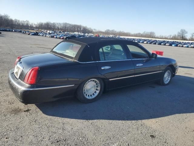 2000 Lincoln Town Car Executive