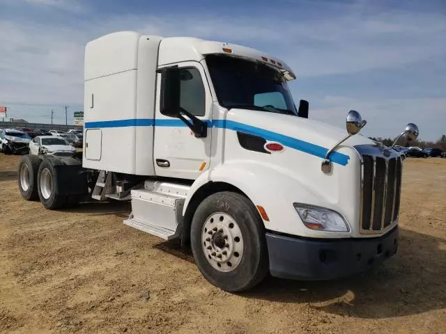 2015 Peterbilt 579