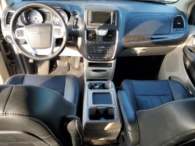 2014 Chrysler Town & Country Touring L