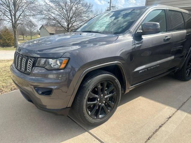 2020 Jeep Grand Cherokee Laredo