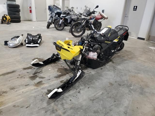 2018 Skidoo 2018 Skidoo 850