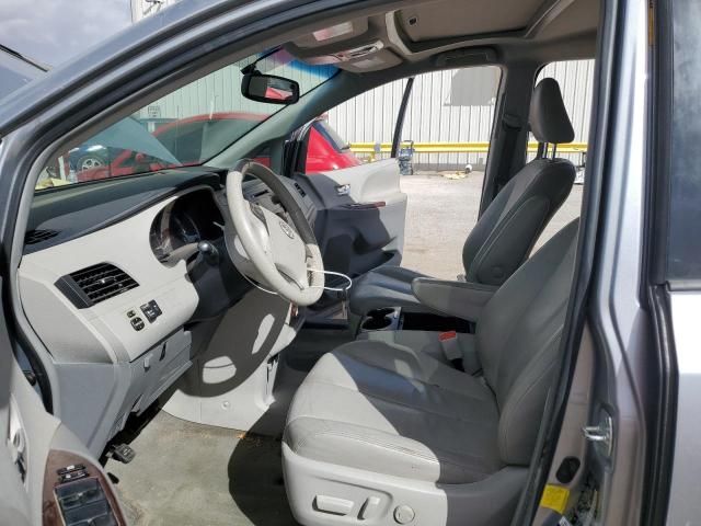 2013 Toyota Sienna XLE