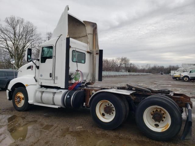 2013 Kenworth T600 Semi Truck