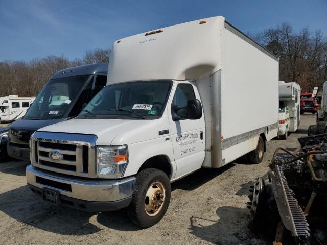 2016 Ford Econoline E350 Super Duty Cutaway Van