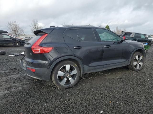 2019 Volvo XC40 T5 Momentum