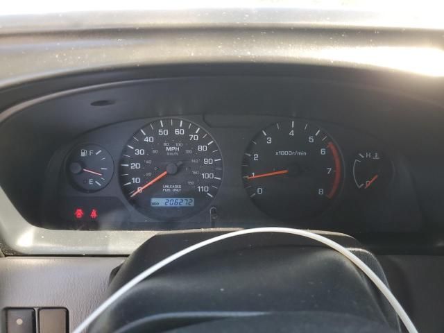 2000 Nissan Frontier Crew Cab XE