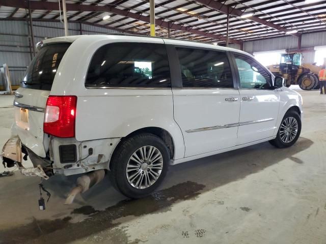 2014 Chrysler Town & Country Touring L